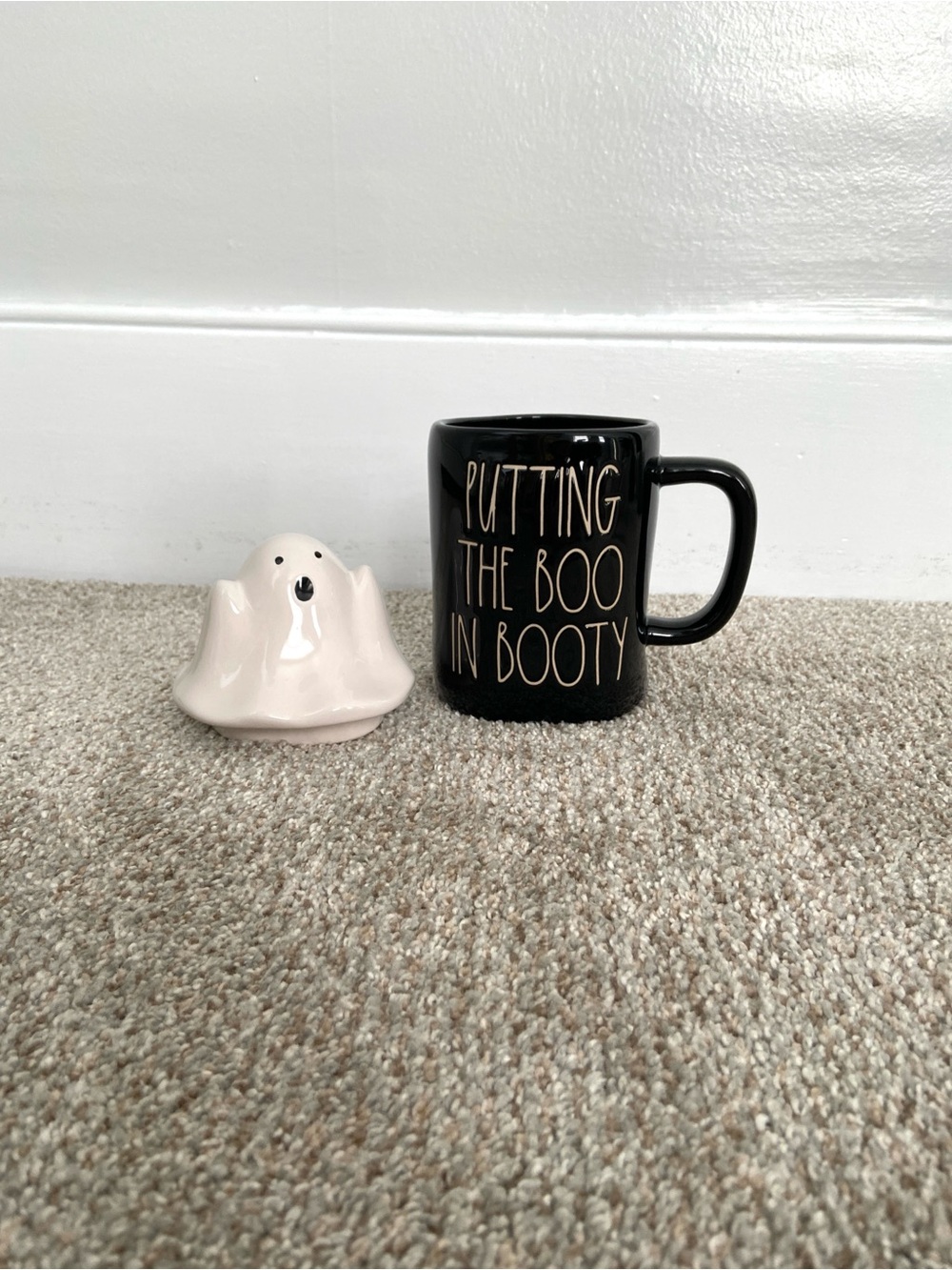 NWOT Rae Dunn "PUTTING THE BOO IN BOOTY" Mug with Ghost Topper - Picture 2 of 12